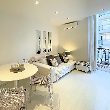 Viva Riviera Cocoon Centre Apartment *